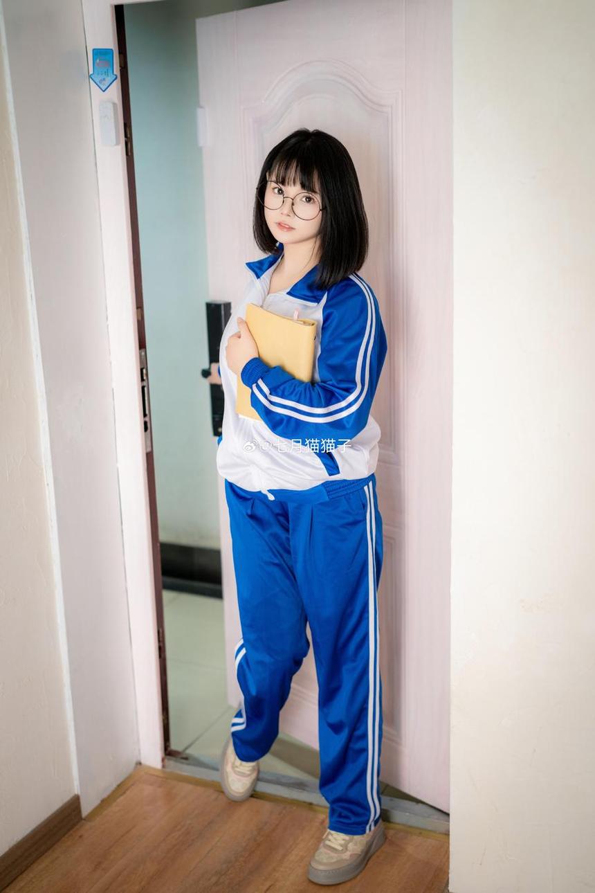 七月喵子双手壁纸分享：美图与你共赏